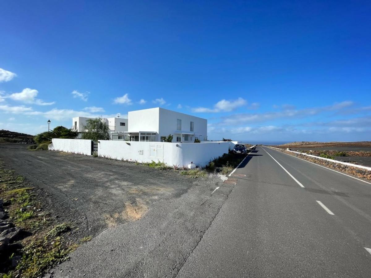 Azur Arts Lanzarote Lofts Apartment ตินาโค ภายนอก รูปภาพ